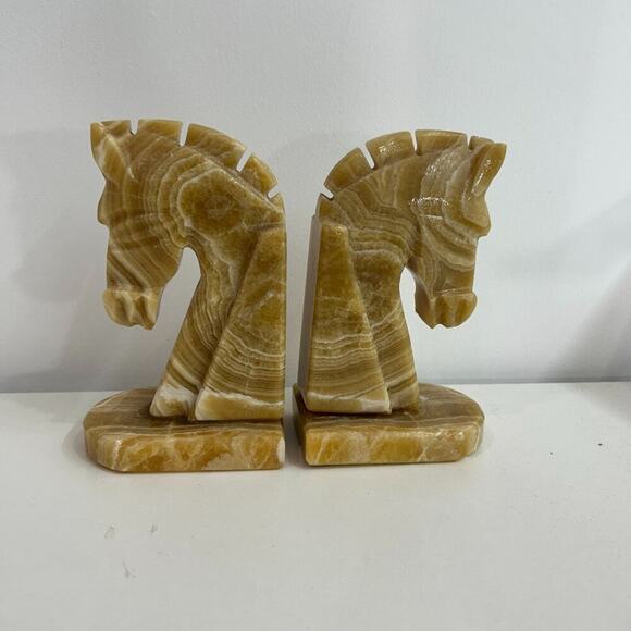 Pair of Vintage Beige Tan Neutral Mid Century MCM Onyx Stone Horse Head Bookends - Picture 1 of 6